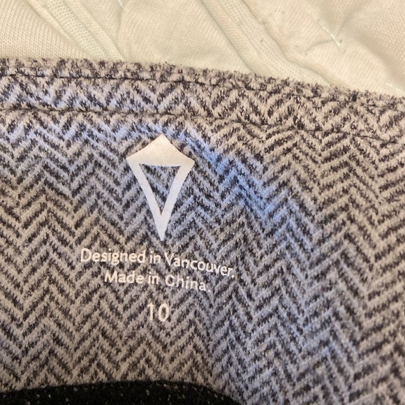 Girls size 10 ivivva activewear flare leggings - Picture 3 of 3